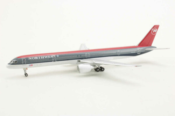 Boeing 757-300 Northwest Airlines N583NW Gemini Jets GJNWA365 / 3557472 1:400 - Image 3