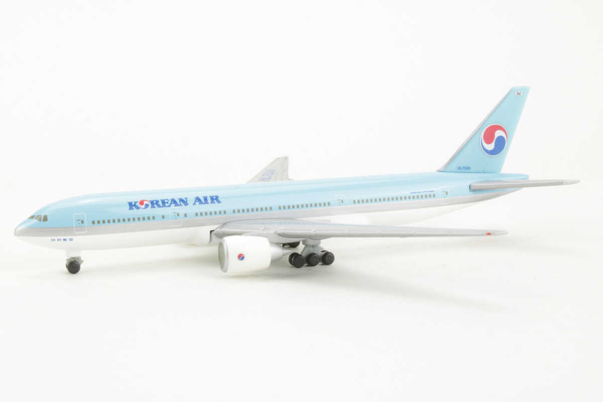 Boeing 777-200 Korean Air HL7530 Herpa 506458 1:500