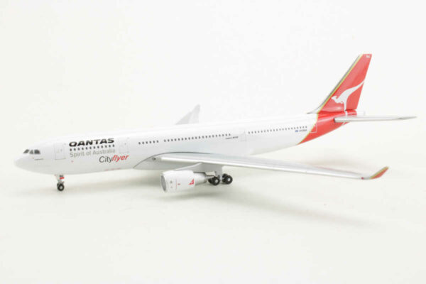 Airbus A330-200 Qantas VH-EBA Gemini Jets GJQFA378 1:400 – Bild 3