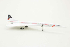 Alternative view of Concorde British Airways G-BOAE Herpa 561808 1:400