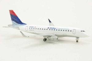 Alternative view of Embraer ERJ-170 Delta Connection vintage livery N855RW Herpa 561877 1:400