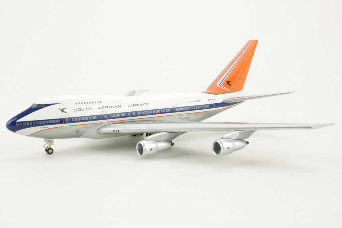 Boeing 747SP South African Airways ZS-SPB Herpa 562133 1:400 - Image 3