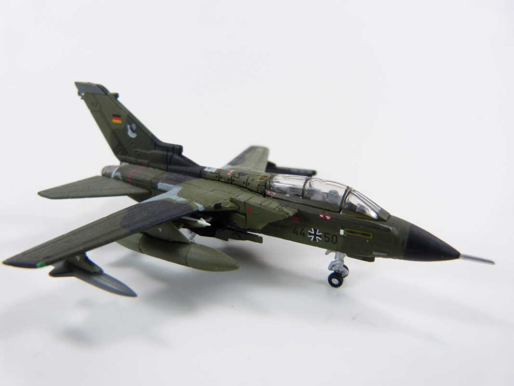 Herpa Italian Air Force 6 Stormo Panavia Tornado IDS The Red Devil 1/200 aereo modello aereo Herpa Italian Air Force 6 Stormo Panavia Tornado IDS The Red Devil 1/200 aereo modello aereo