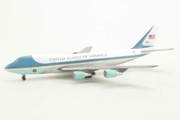 Boeing 747-200 Air Force One 28000 Herpa 502511 1:500 – Bild 3