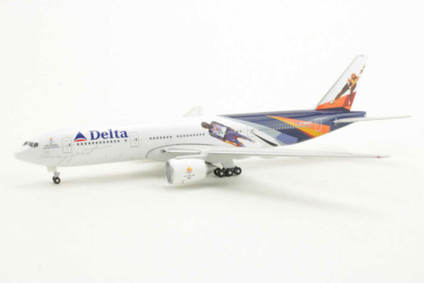 Boeing 777-232 Delta Air Lines "Salt Lake 2002" N864DA Gemini Jets GJDAL128 1:400 – Bild 3