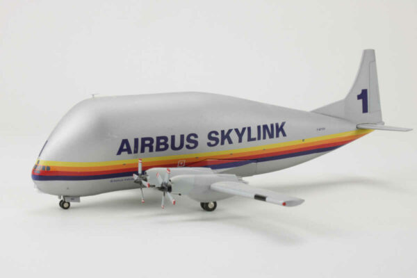 Airbus 377SGT Super Guppy "Airbus Skylink 1" F-BTGV Herpa 553254 1:200 – Bild 3