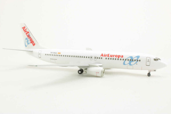 Boeing 737-800 AirEuropa EC-HKQ Herpa 550215 1:200 – Bild 2