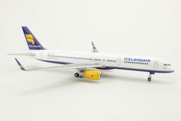 Boeing 757-200 Icelandair TF-FIO Herpa 550536 1:200 – Bild 2