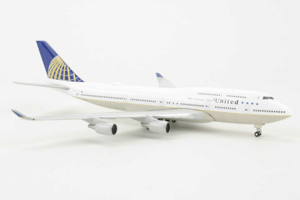 Boeing 747-400 United Air 1/100 55499 W/Box Used