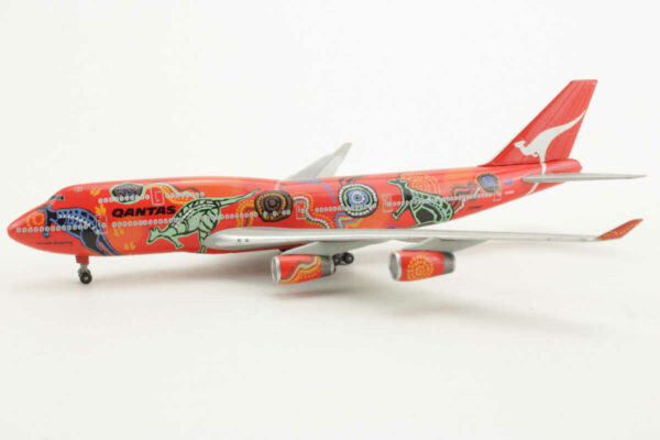 Boeing 747-438ER Qantas "Wunala Dreaming" VH-OJB Dragon Wings 55100 1:400 – Bild 3