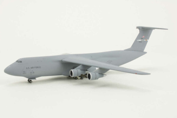 Lockheed C-5B Galaxy 22nd Air Mobility Sqn. Travis AFB 87-0030 Herpa 524148 1:500 – Bild 3