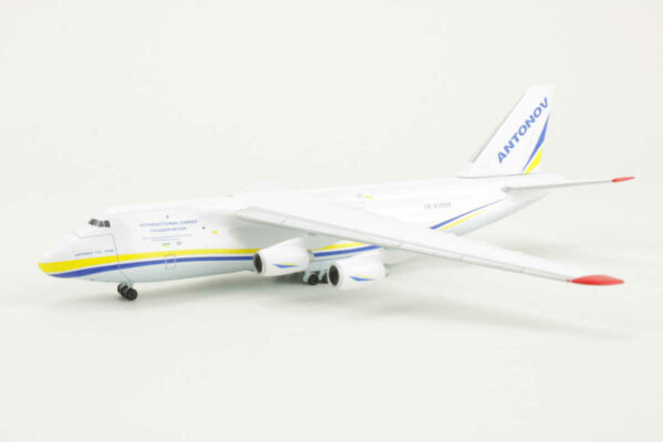 Antonov AN-124 Antonov Airlines UR-82008 Herpa 526777 1:500 – Bild 3