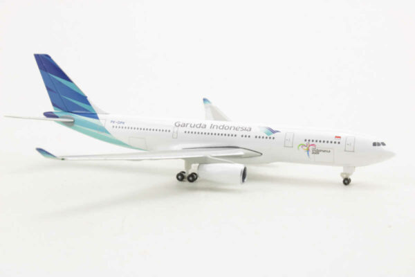 Airbus A330-200 Garuda Indonesia PK-GPK Herpa 515795 1:500 – Bild 2