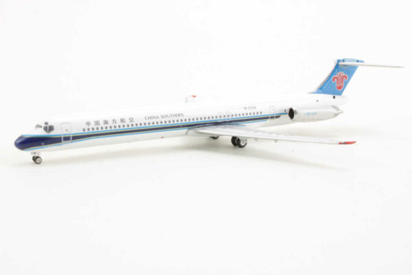 McDonnell Douglas MD-82 China Southern B-2134 Phoenix 10948 1:400 – Bild 3