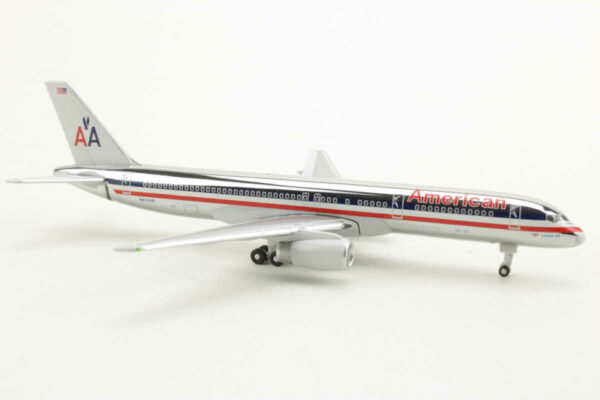 Boeing 757-200 American Airlines N674AN Gemini Jets GJAAL241C / 3557369 1:400 – Bild 2