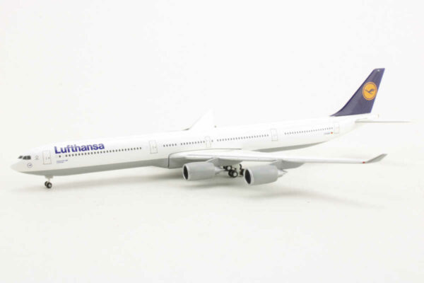 Airbus A340-600 Lufthansa "Leverkusen" D-AIHE Herpa 507417 1:500 – Bild 3