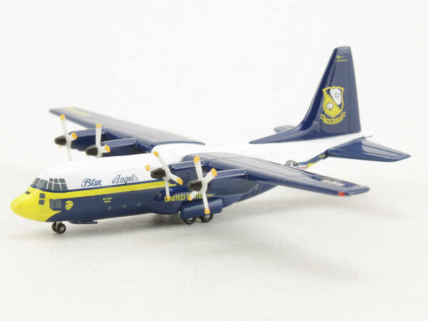 Lockheed C-130 Hercules Blue Angels US Marines "short fuselage" Herpa 510851 1:500 – Bild 3