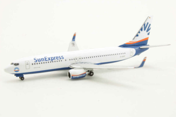 Boeing 737-800 Sun Express D-ASXF Herpa 519090-001 1:500 – Bild 3