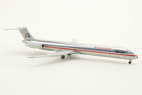 McDonnell Douglas MD-83 American Airlines N599AA Herpa 524155 1:500 – Bild 2