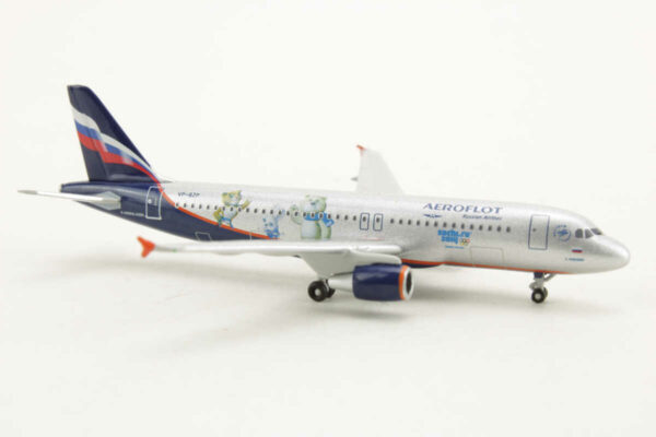 Airbus A320 Aeroflot "Sochi 2014" VP-BZP Herpa 524407 1:500 – Bild 2