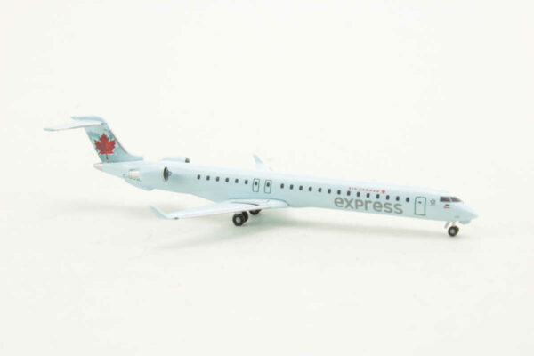 Bombardier CRJ-705 Air Canada Express C-GOJZ Herpa 526265 1:500 – Bild 2