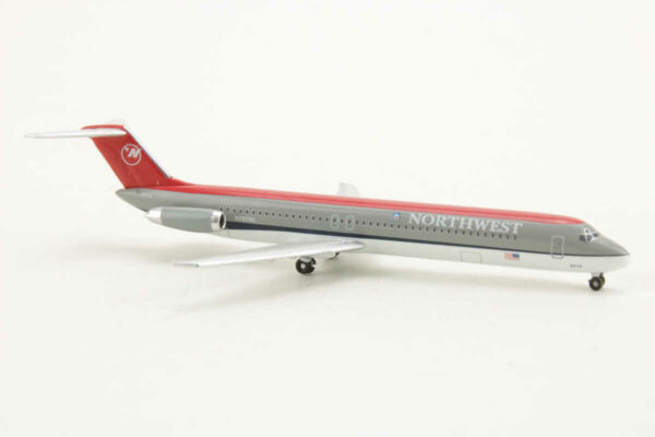 Douglas DC-9-50 Northwest Airlines N787NC Herpa 526333 1:500 – Bild 2