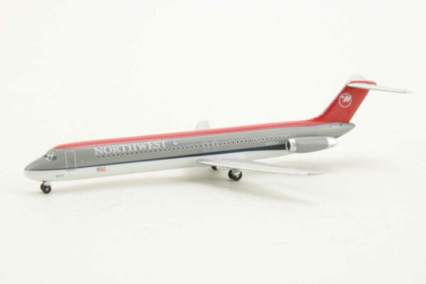 Douglas DC-9-50 Northwest Airlines N787NC Herpa 526333 1:500 – Bild 3