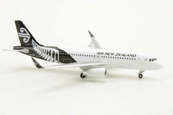 Airbus A320 Air New Zealand ZK-OXB Herpa 526500 1:500 – Bild 2