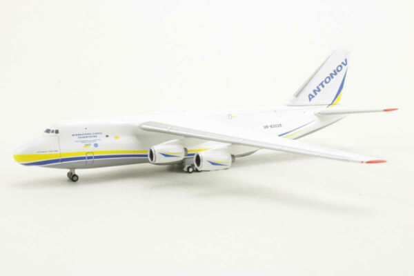 Antonov AN-124 Antonov Airlines UR-82029 Herpa 526777-002 1:500 – Bild 3