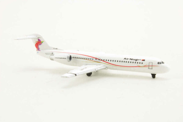 Fokker 100 Air Niugini P2-AND Herpa 527460 1:500 – Bild 2