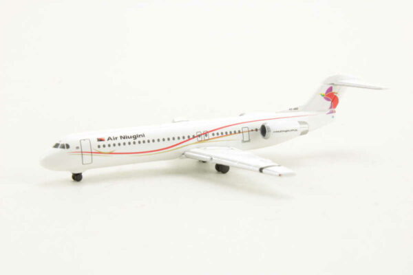 Fokker 100 Air Niugini P2-AND Herpa 527460 1:500 – Bild 3