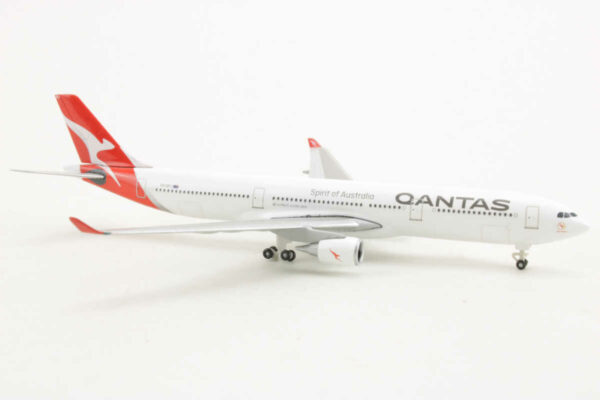 Airbus A330-300 Qantas VH-OPJ Herpa 530156 1:500 – Bild 2