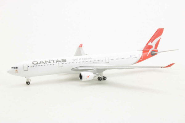 Airbus A330-300 Qantas VH-OPJ Herpa 530156 1:500 – Bild 3