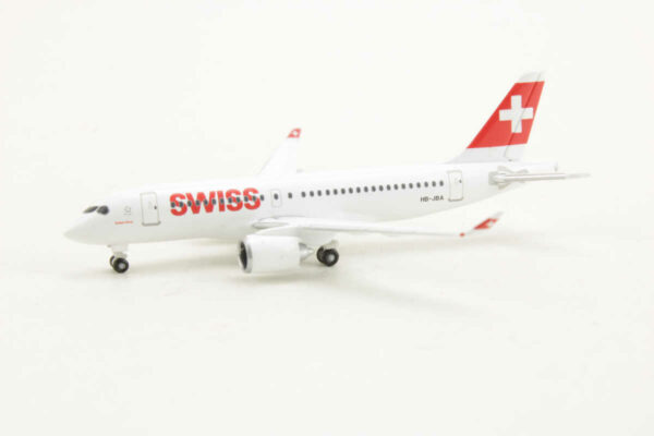 Bombardier CS100 Swiss International HB-JBA Herpa 530736 1:500 – Bild 3