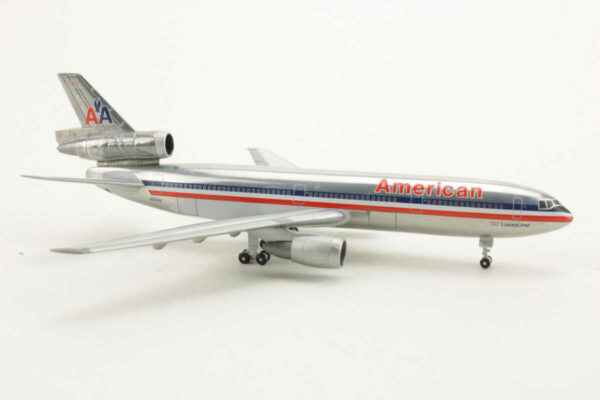 McDonnell Douglas DC-10-30 American Airlines N137AA Herpa 531207 1:500 – Bild 2