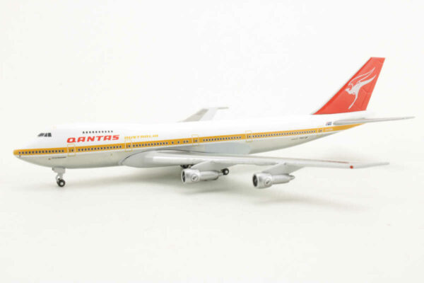 Boeing 747-200 Qantas "City of Melbourne" VH-EBB Herpa 534482 1:500 – Bild 3