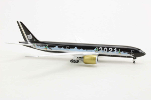 Boeing 777-8 Christmas 2021 Herpa 535540 1:500 – Bild 2