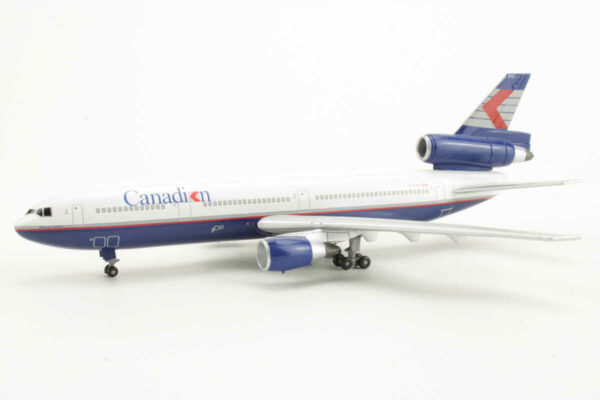 Douglas DC-10-30 Canadian C-FCRD Dragon Wings 55164 1:400 – Bild 3