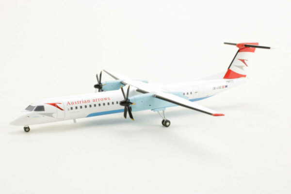 Bombardier Q400 Austrian Arrows OE-LGE Herpa 553391-001 1:200 – Bild 3