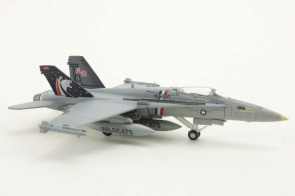 McDonnell Douglas F/A-18C Hornet US Navy VFA-131 "Wildcats" Herpa 554114 1:200 – Bild 2