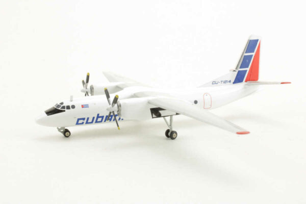 Antonov AN-24RV Cubana de Aviacion CU-T1214 Herpa 554688 1:200 – Bild 3