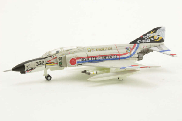 McDonnell Douglas F-4EJ Phantom II JASDF "Fighting Dragons" Herpa 554787 1:200 – Bild 3