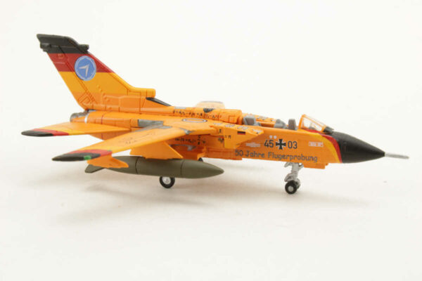 Panavia Tornado IDS Luftwaffe WTD 61 "50 Jahre" 45+03 Herpa 555135 1:200 – Bild 2