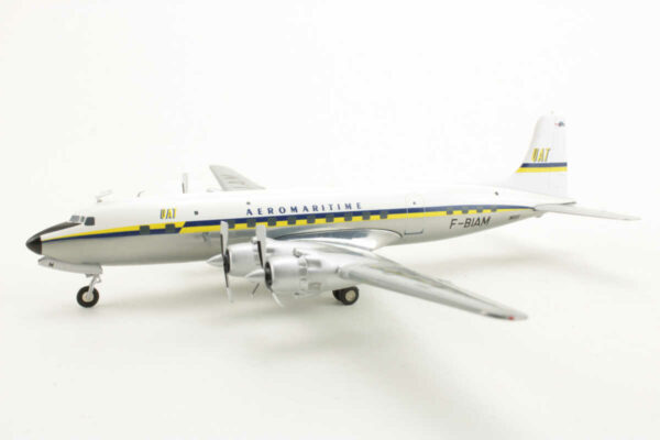 Douglas DC-6B UAT Union Aeromaritime de Transport F-BIAM Herpa 556729 1:200 – Bild 3