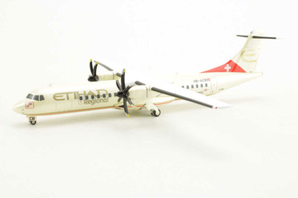 ATR-72-500 Etihad Regional HB-ACB Herpa 556828 1:200 – Bild 3