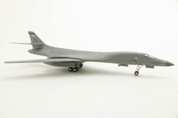 Rockwell B-1B Lancer US Air Force 34th BS "Thunderbirds" 86-0115 Herpa 558679 1:200 – Bild 2