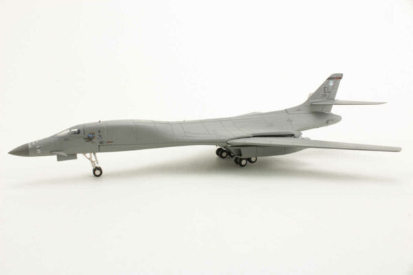 Rockwell B-1B Lancer US Air Force 34th BS "Thunderbirds" 86-0115 Herpa 558679 1:200 – Bild 3