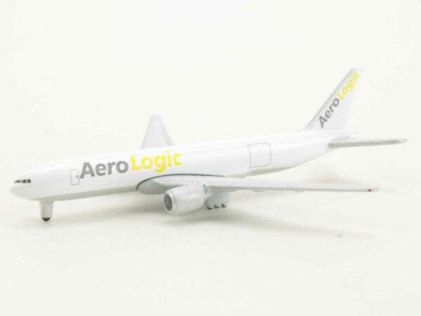 Set 3pcs Boeing 777F Aero Logic / 747F Jade Cargo / MD-11F Lufthansa Cargo Herpa 570329 1:1000 – Bild 3