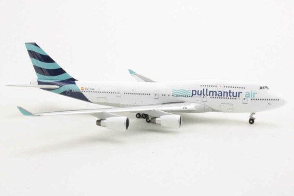 Boeing 747-400 pullmantur Air EC-LNA Apollo A13048 1:400 – Bild 2