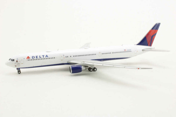 Boeing 767-400ER Delta Air Lines N842MH Gemini Jets GJDAL2153 1:400 – Bild 3